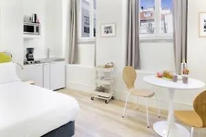 Serviced - Ascensor Da Bica Hotel Lisbon
