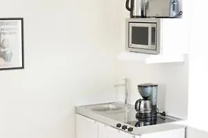 Serviced - Ascensor Da Bica Lisboa